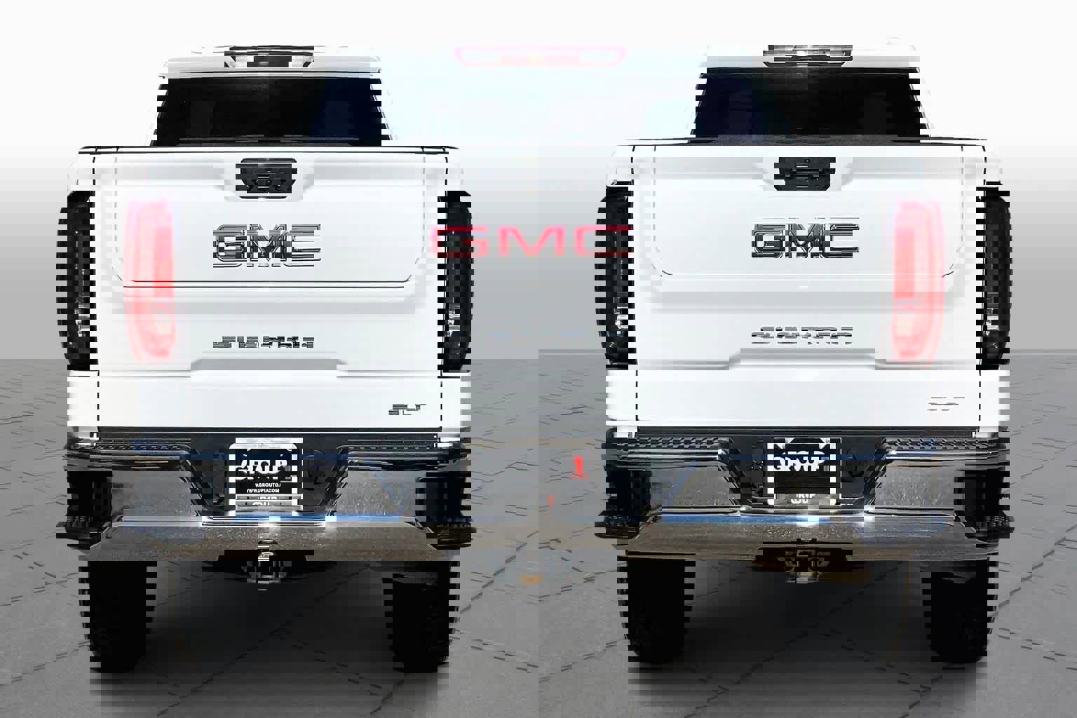 Used 2022 GMC Sierra 1500 SLT w/ SLT Convenience Package image 4