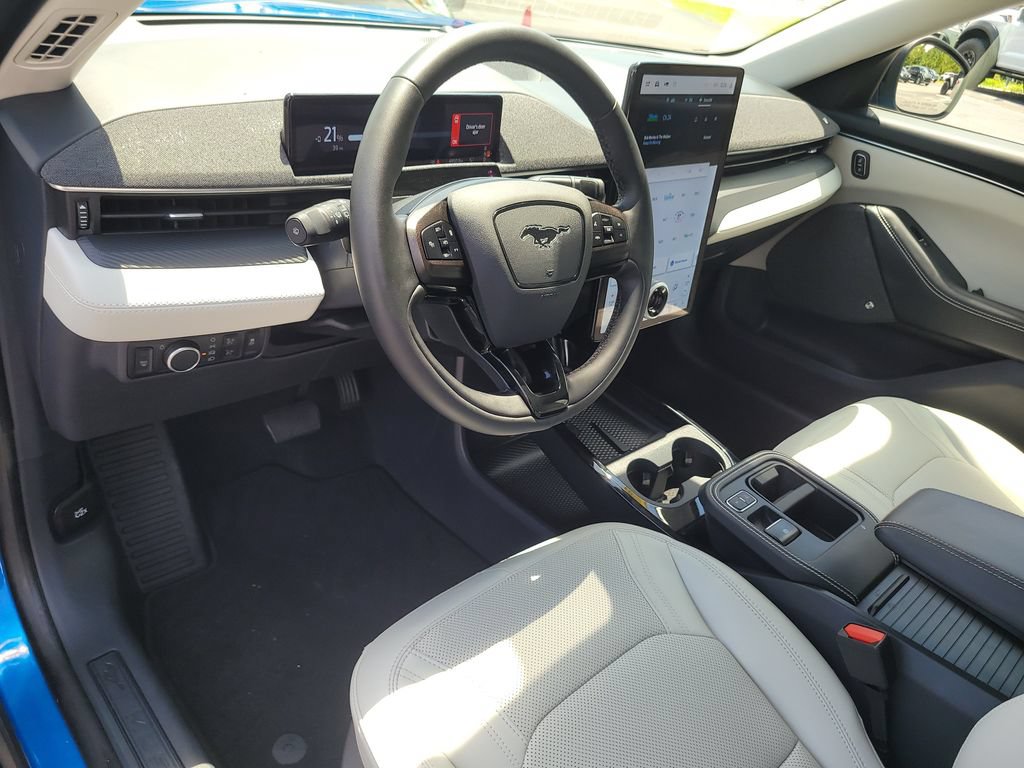 Certified 2025 Ford Mustang Mach-E Premium RWD image 15