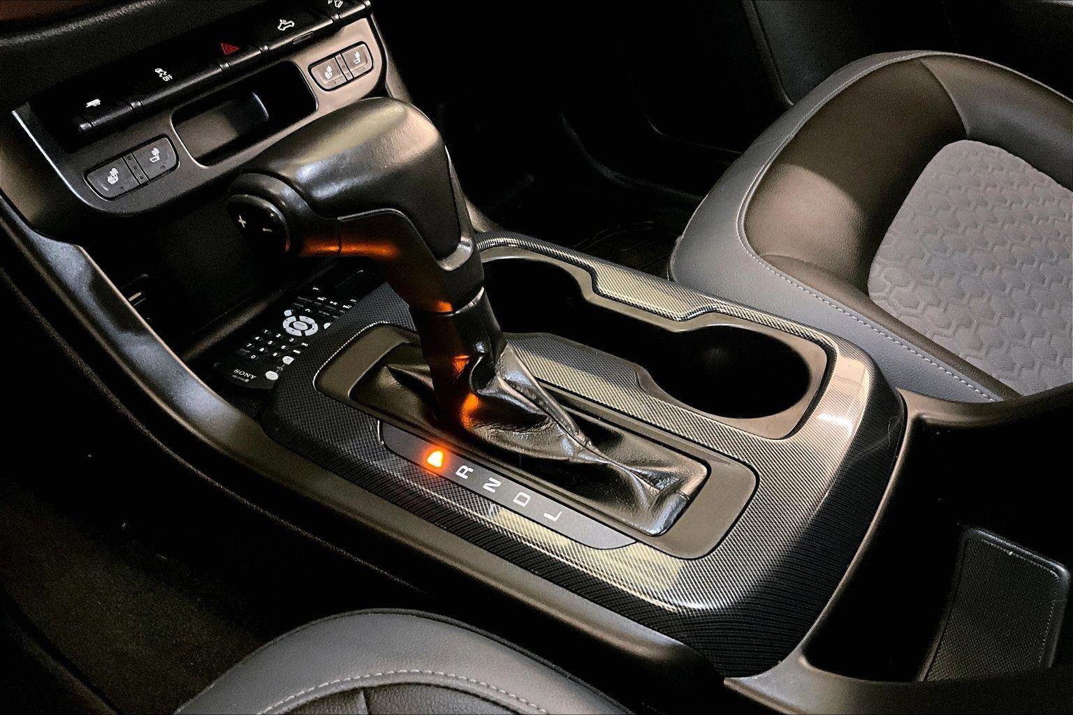 Used 2018 Chevrolet Colorado Z71 w/ Z71 Midnight Edition image 16