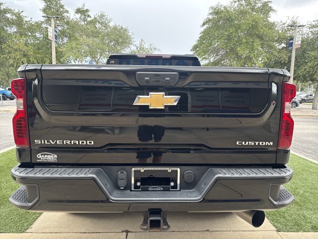 Used 2023 Chevrolet Silverado 2500 Custom w/ Custom Value Package AWD/4WD image 5