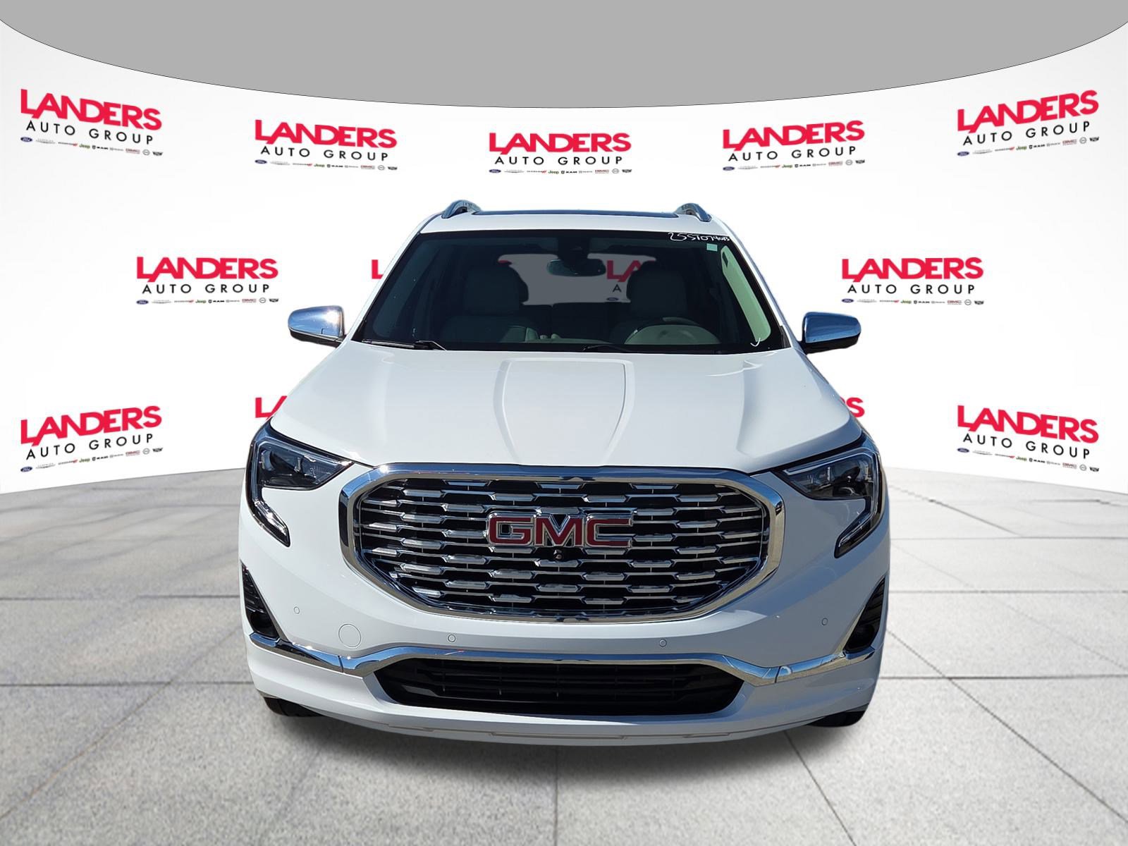 Used 2020 GMC Terrain Denali w/ Denali Premium Package image 8