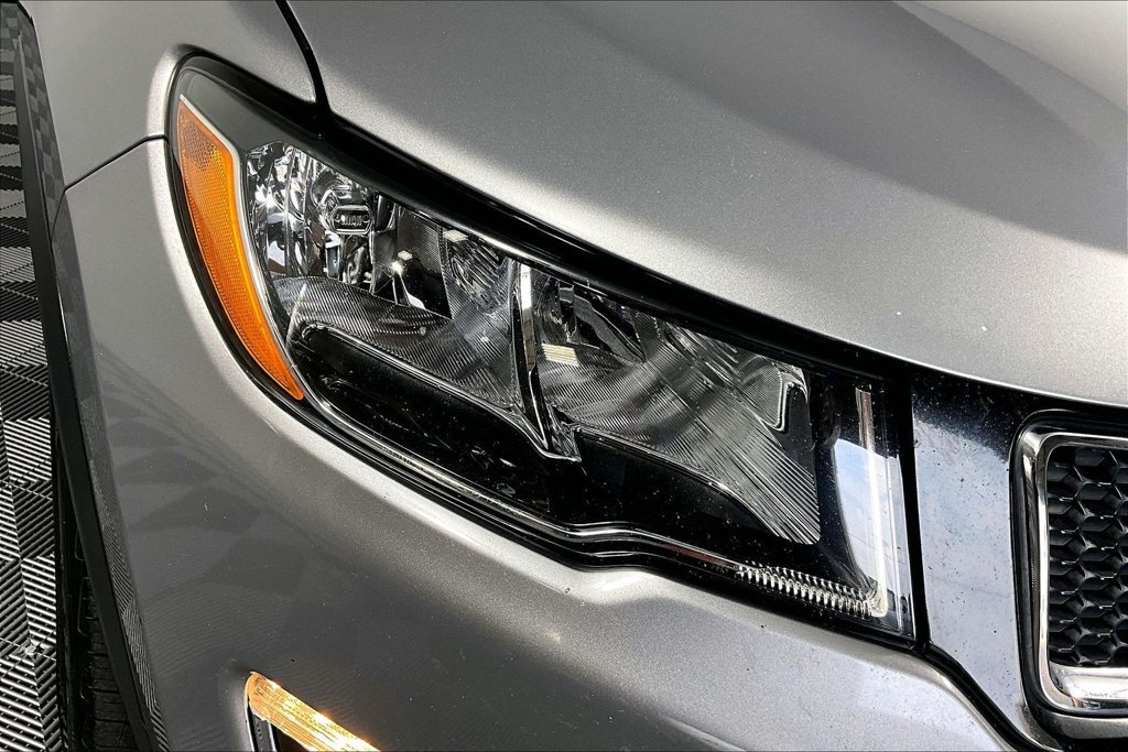 Used 2019 Jeep Compass Limited FWD image 27