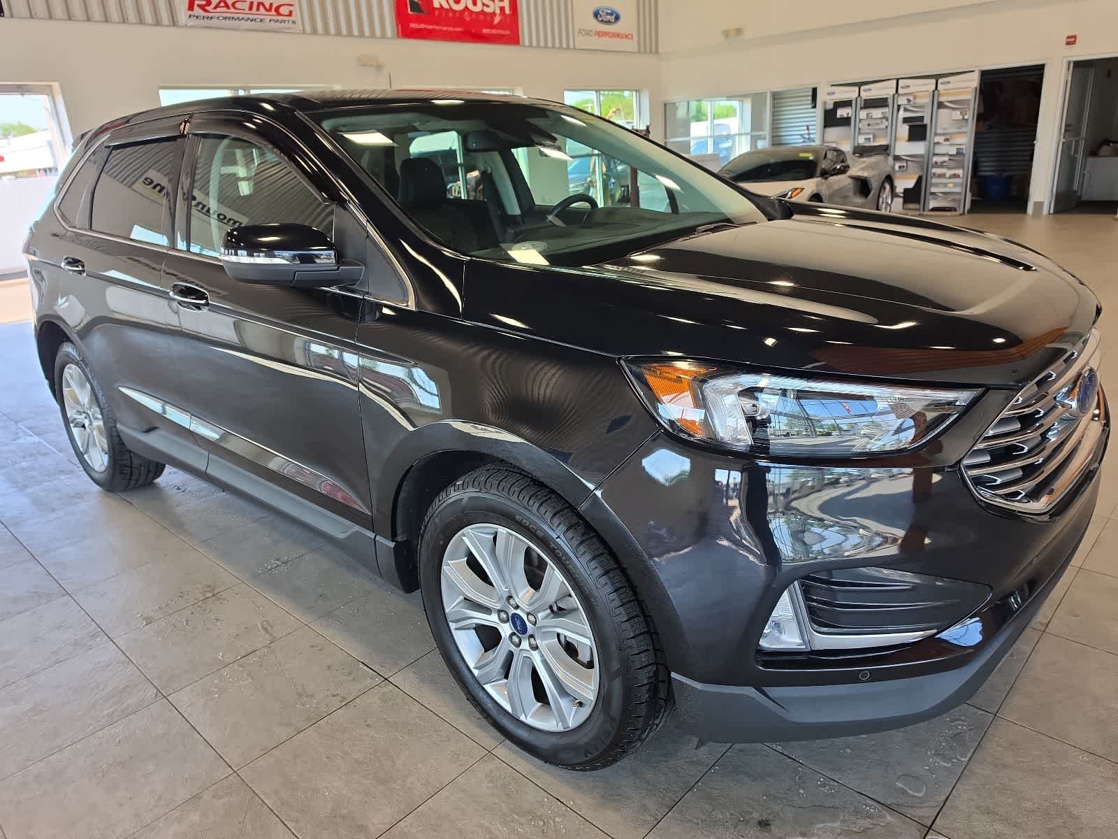 Certified 2022 Ford Edge Titanium AWD/4WD image 5
