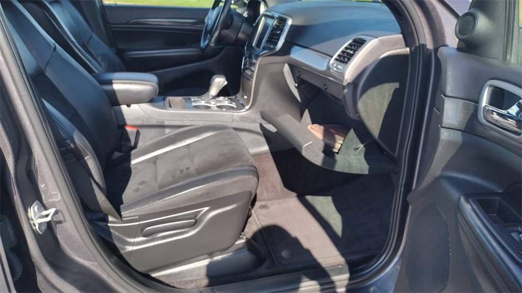 Used 2018 Jeep Grand Cherokee Altitude image 18