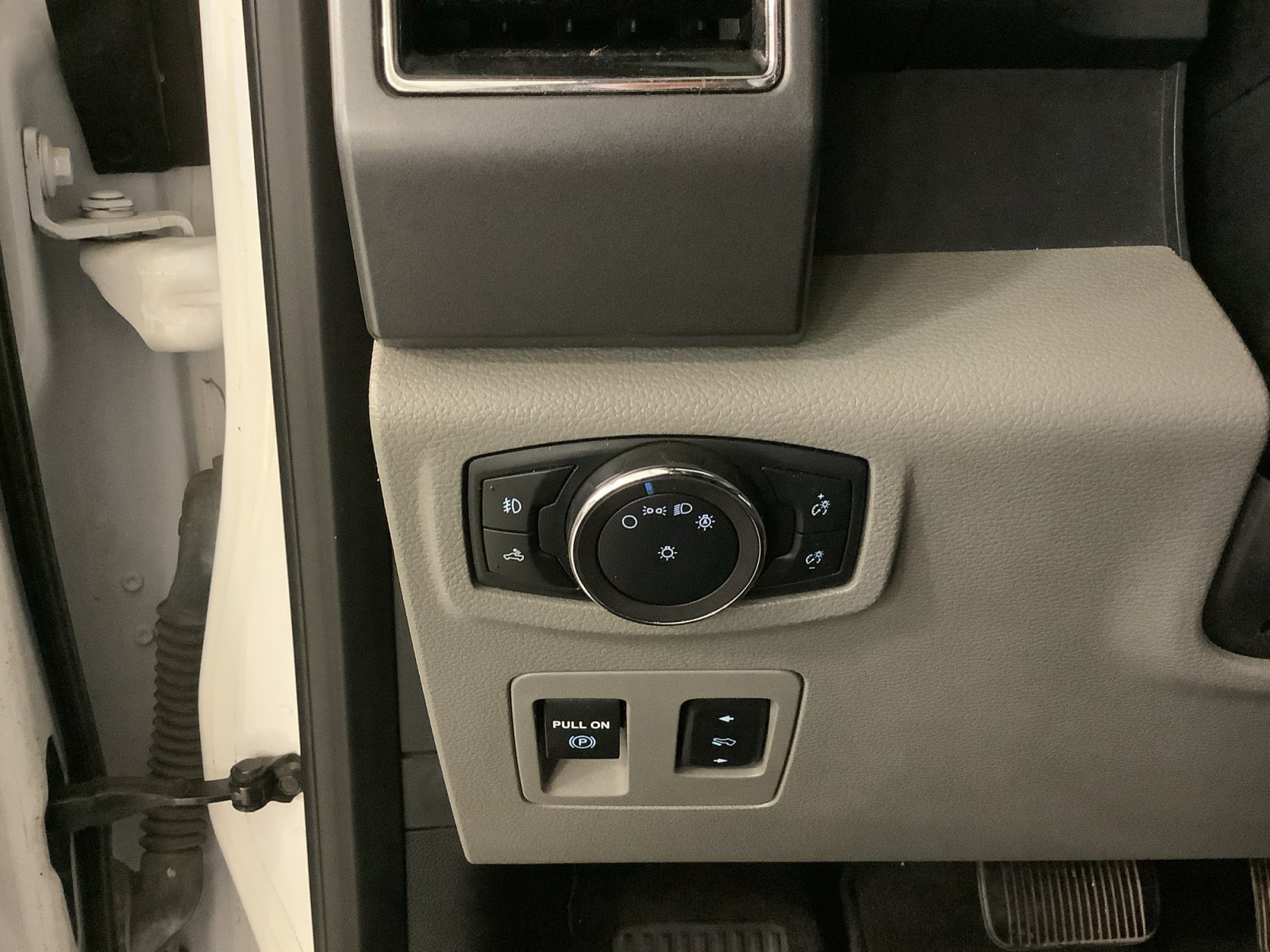 Certified 2018 Ford F150 XLT w/ Equipment Group 301A Mid RWD image 17