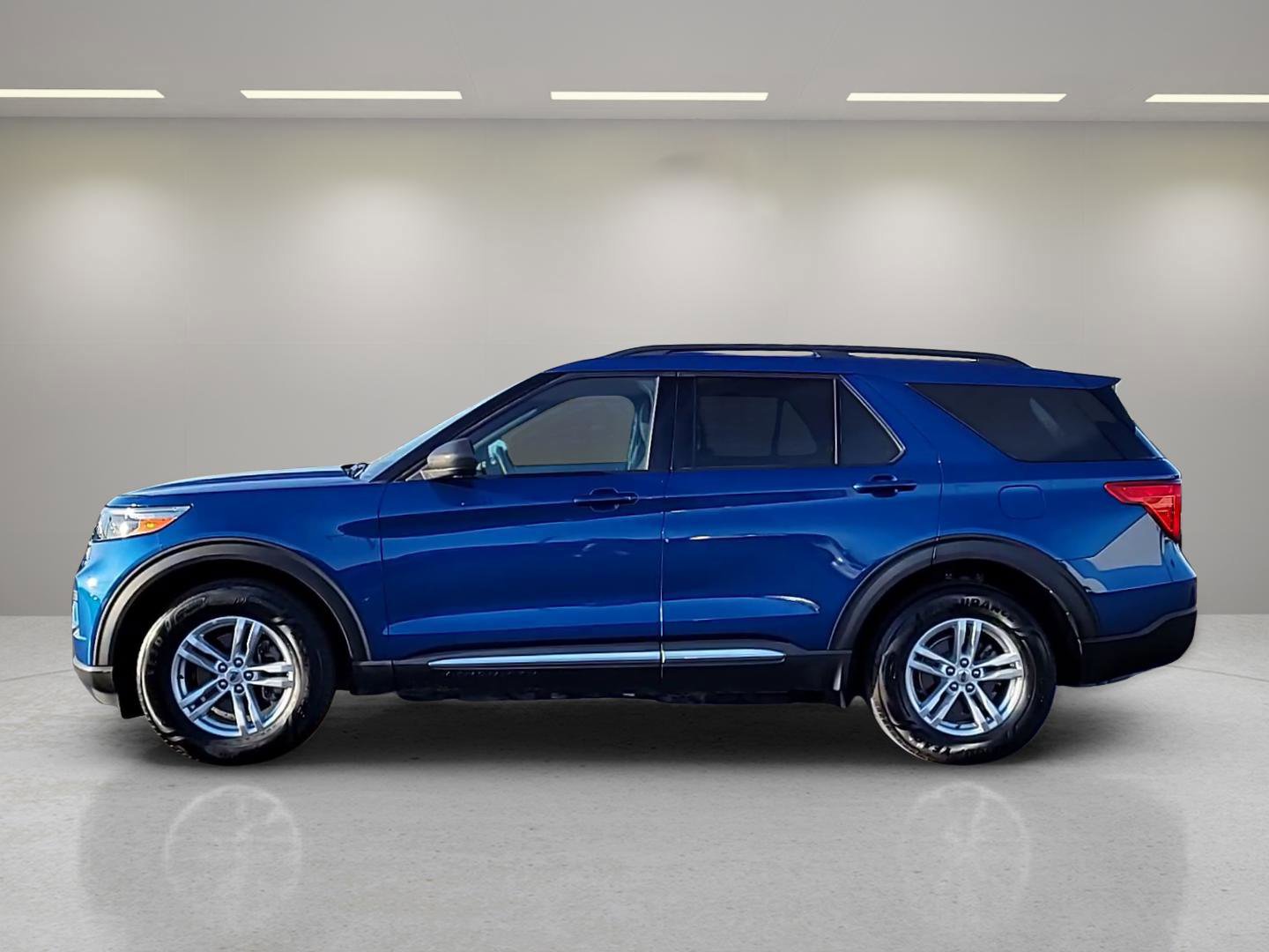 Certified 2020 Ford Explorer XLT image 2