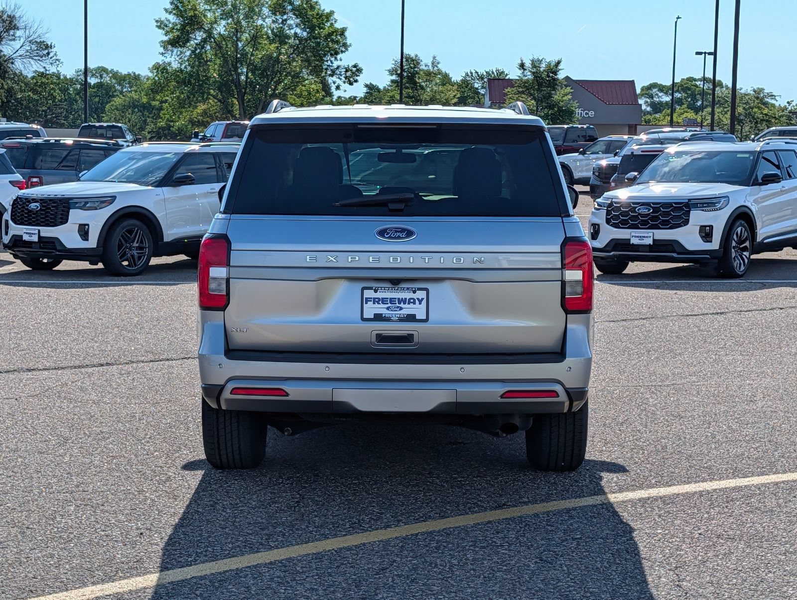 Certified 2024 Ford Expedition XLT AWD/4WD image 6