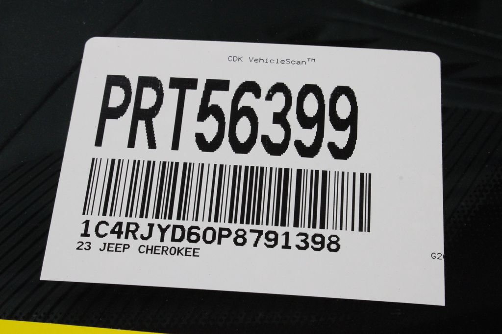 Used 2023 Jeep Grand Cherokee Overland AWD/4WD image 38