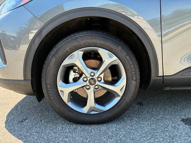 Certified 2025 Ford Escape ST-Line w/ Cold Weather Package AWD/4WD image 9