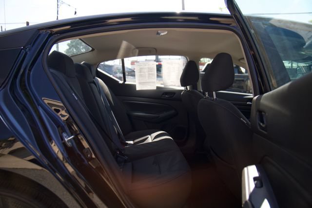 Used 2025 Nissan Altima 2.5 SV FWD image 21