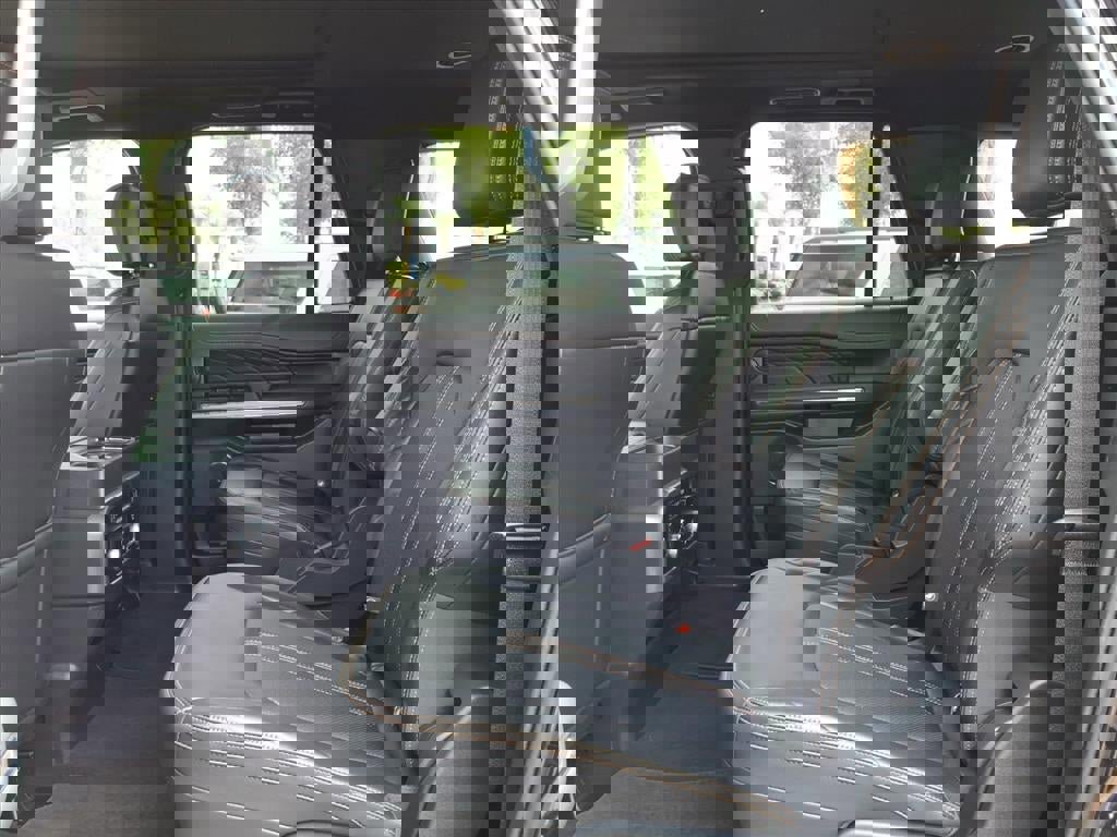 Certified 2024 Ford Expedition Max Platinum image 18