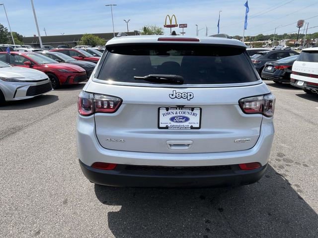 Used 2024 Jeep Compass Latitude AWD/4WD image 3