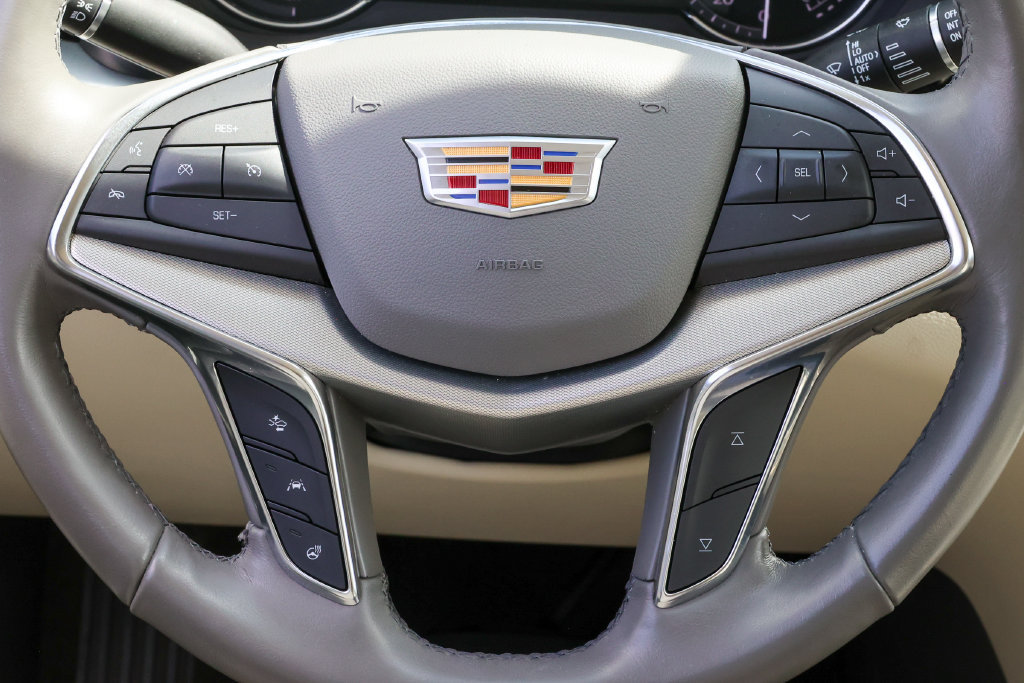 Used 2021 Cadillac XT5 Premium Luxury w/ LPO, Floor Liner Package AWD/4WD image 11