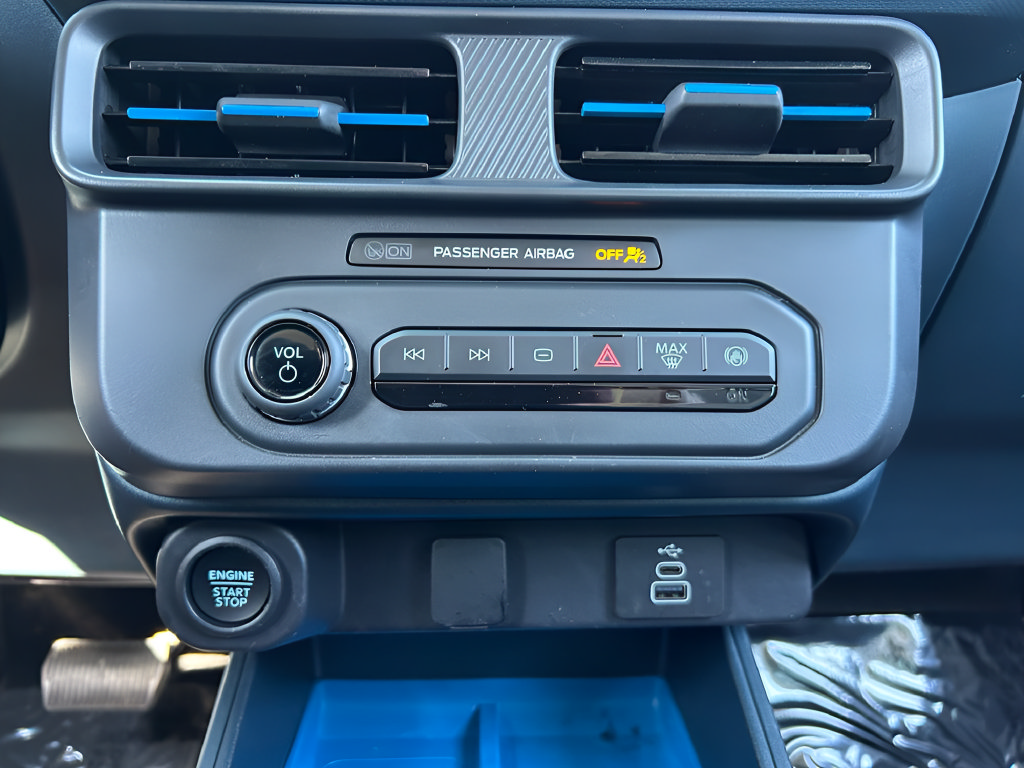 Certified 2025 Ford Maverick XLT FWD image 16