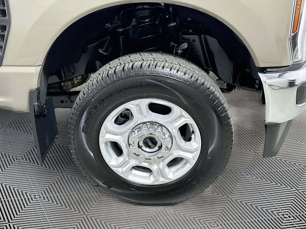 Certified 2026 Ford F350 XLT w/ XLT Premium Package AWD/4WD image 20