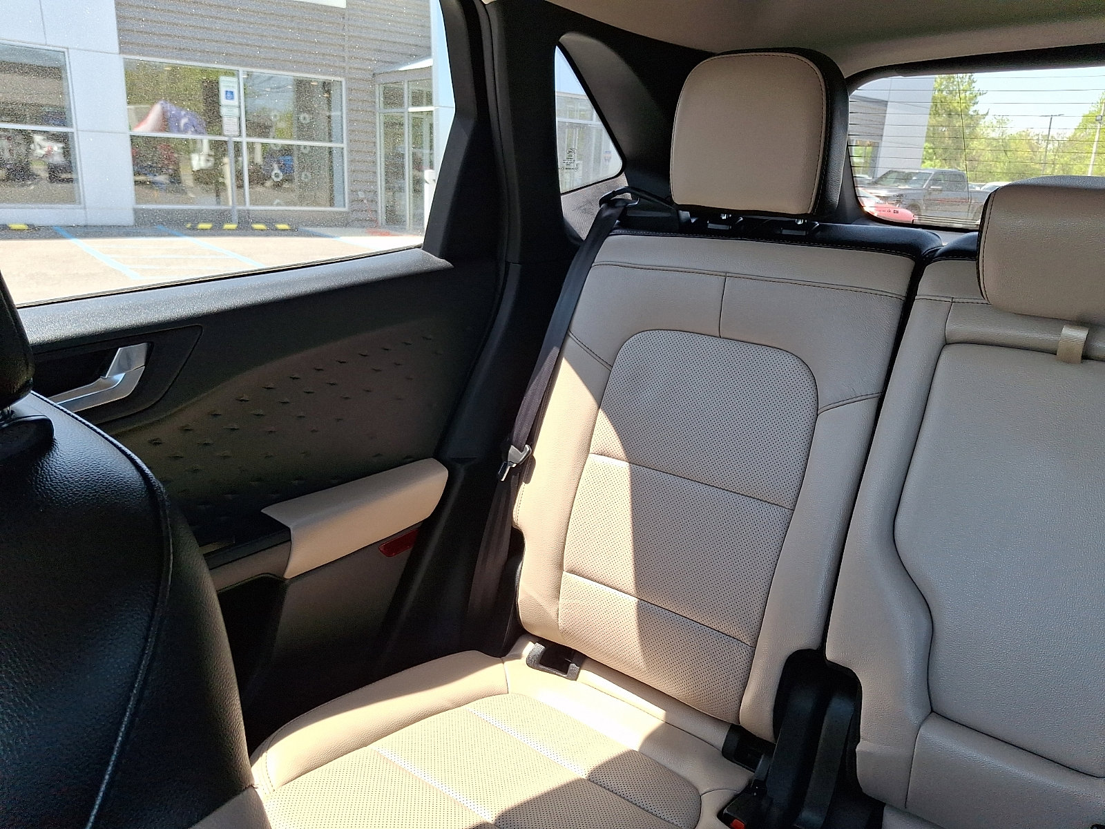 Certified 2020 Ford Escape Titanium AWD/4WD image 18