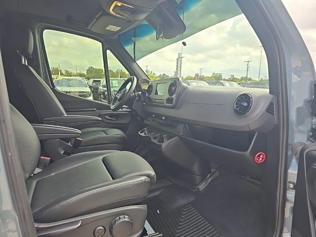Used 2023 Mercedes-Benz Sprinter 1500 image 20