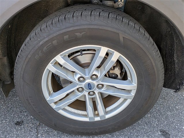 Certified 2021 Ford Explorer XLT w/ Equipment Group 202A image 9