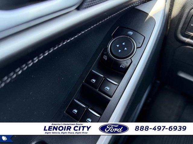 Certified 2022 Ford Explorer XLT w/ Equipment Group 202A image 18