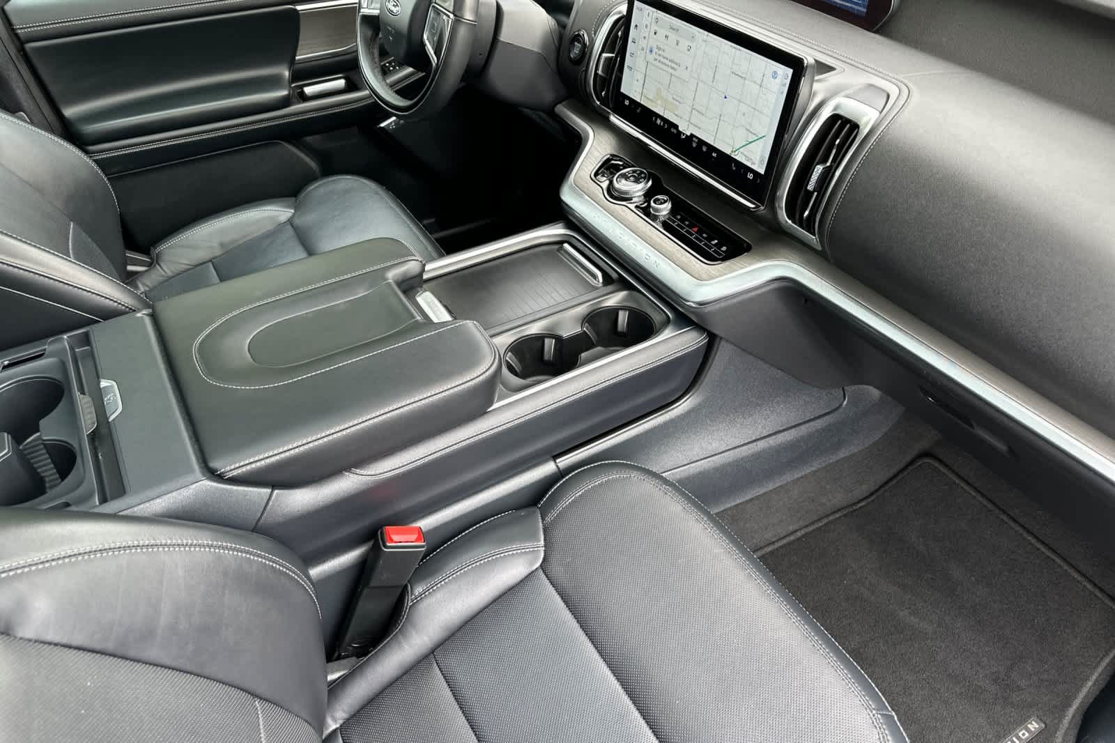 Certified 2025 Ford Expedition Platinum AWD/4WD image 17