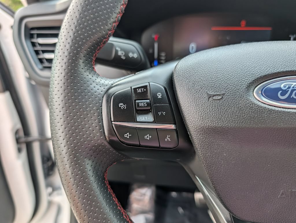 Certified 2023 Ford Escape ST-Line w/ Tech Pack #1 FWD image 9
