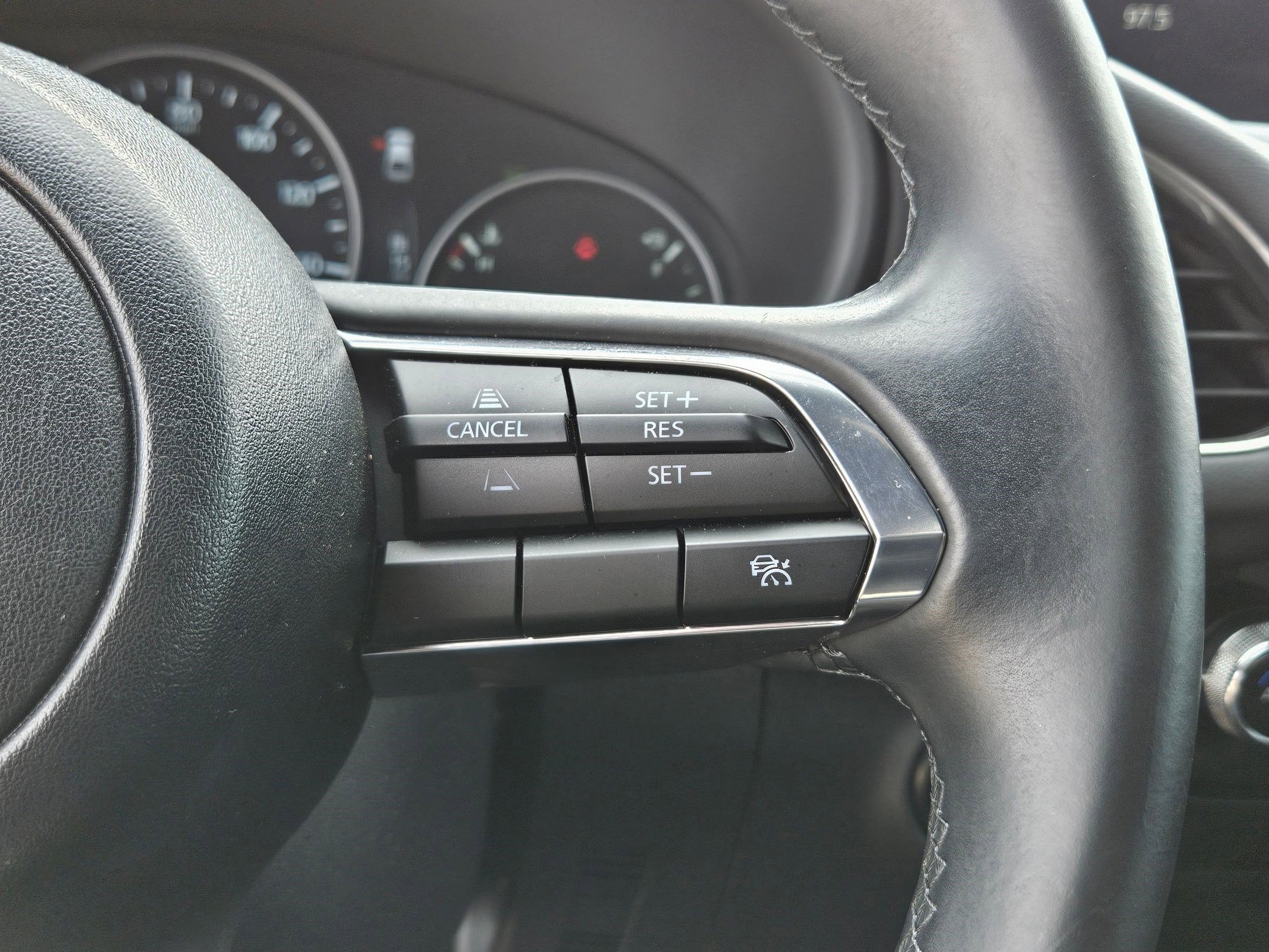Used 2024 MAZDA MAZDA3 s FWD image 19