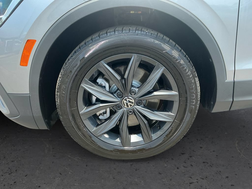 Used 2024 Volkswagen Tiguan SE FWD image 13
