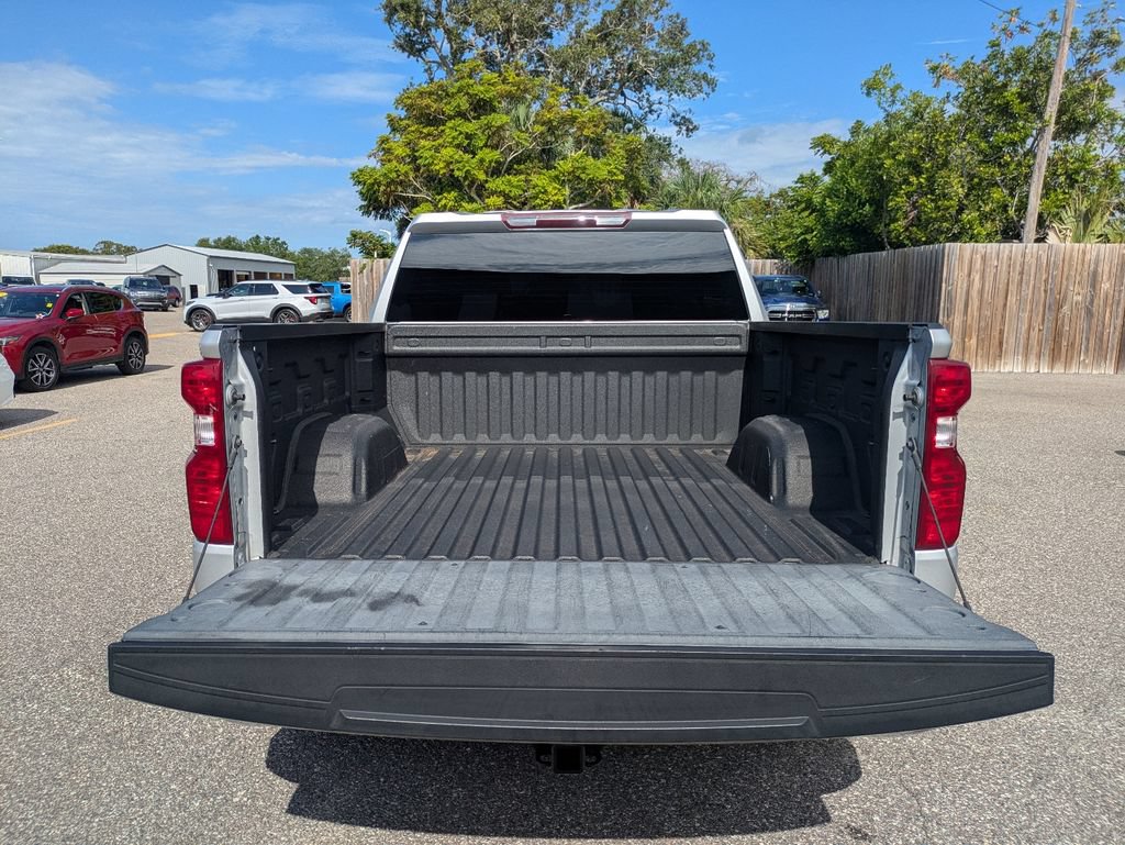 Used 2021 Chevrolet Silverado 1500 LT RWD image 13