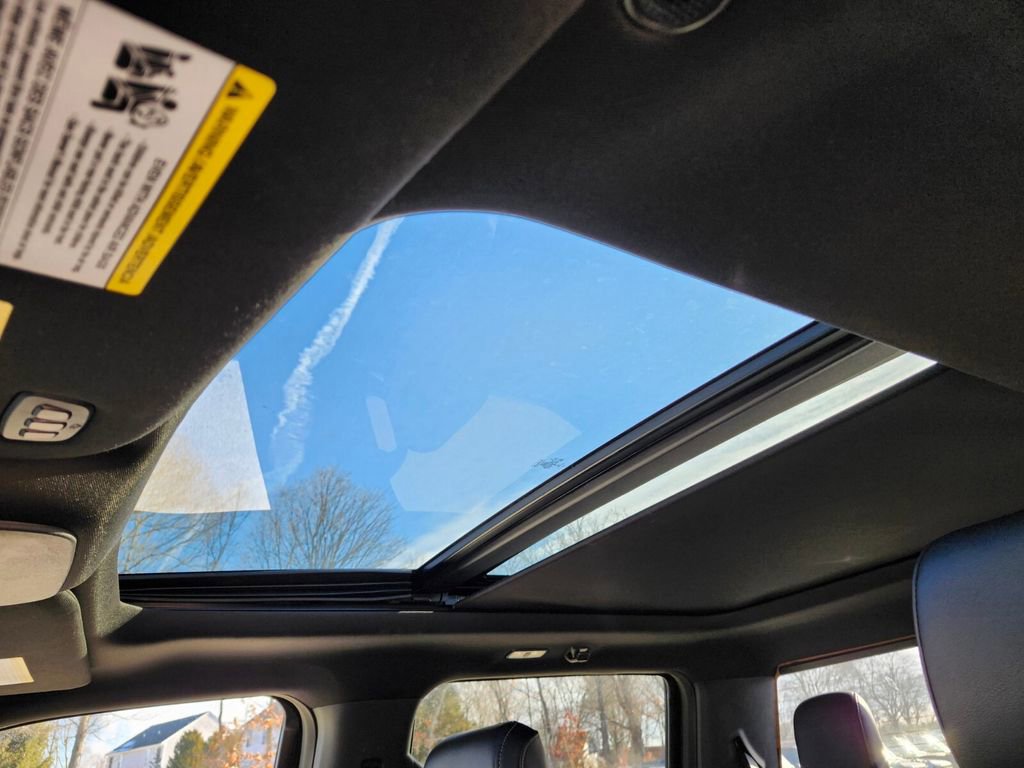 Certified 2022 Ford F150 Lariat w/ Equipment Group 502A High image 19