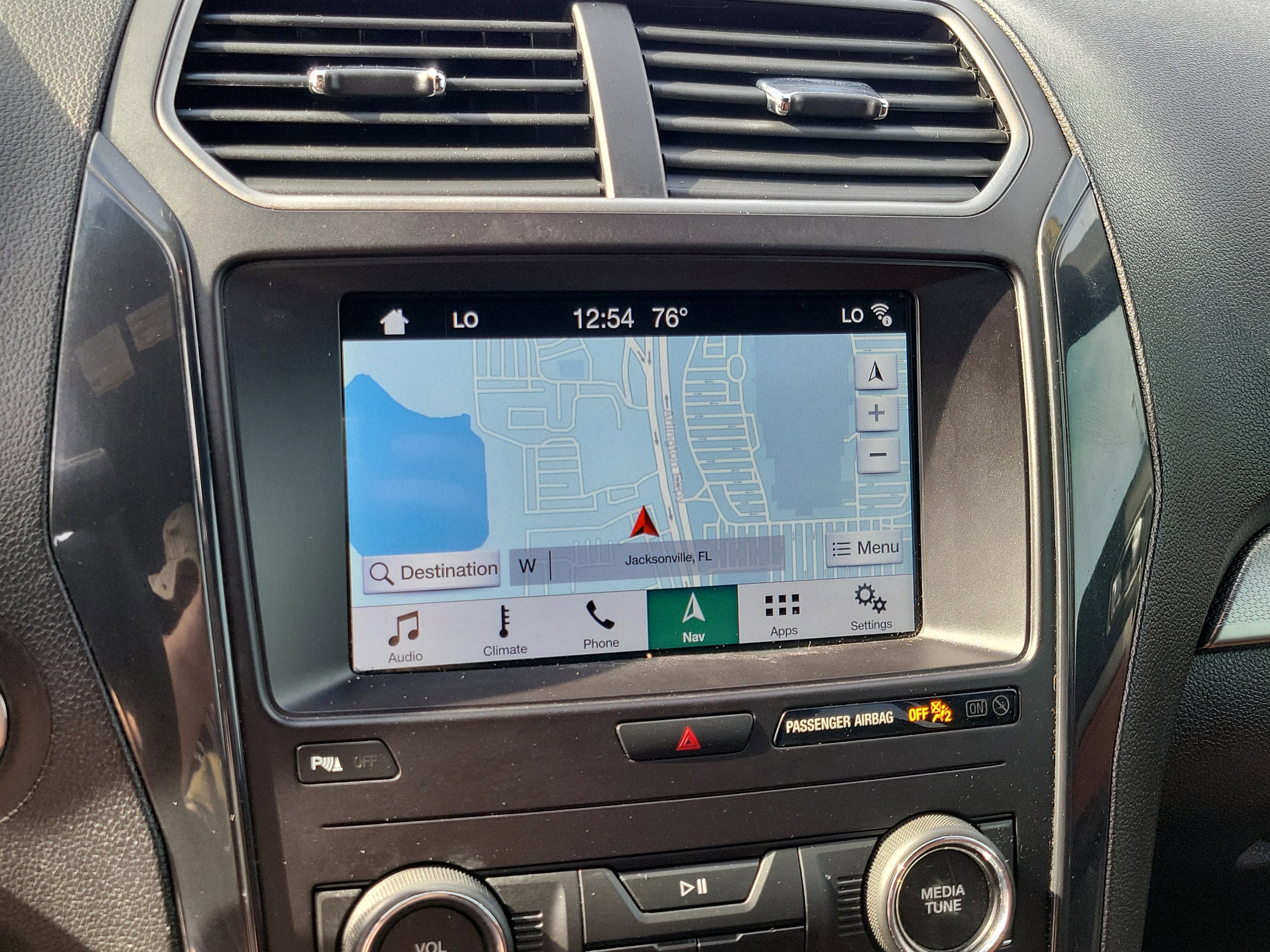 Certified 2019 Ford Explorer XLT w/ Equipment Group 202A image 17