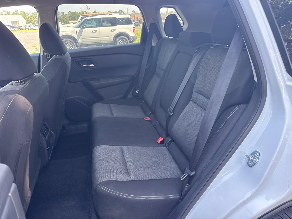 Used 2025 Nissan Rogue SV AWD/4WD image 16