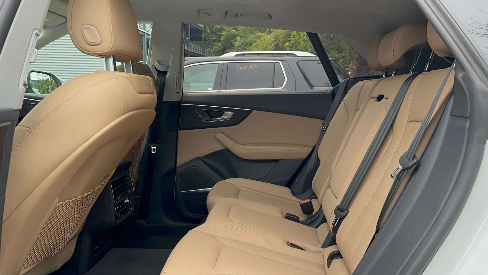 Used 2023 Audi Q8 Prestige w/ Prestige Package image 11