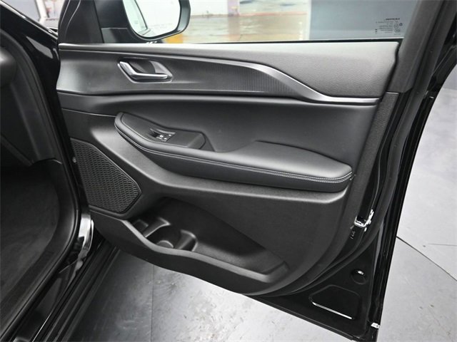 Used 2025 Jeep Grand Cherokee L Laredo w/ Luxury Tech Group I image 30