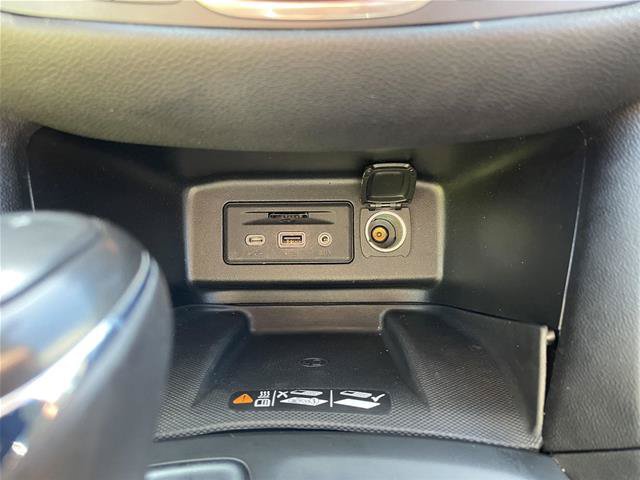 Used 2019 Chevrolet Equinox Premier AWD/4WD image 28
