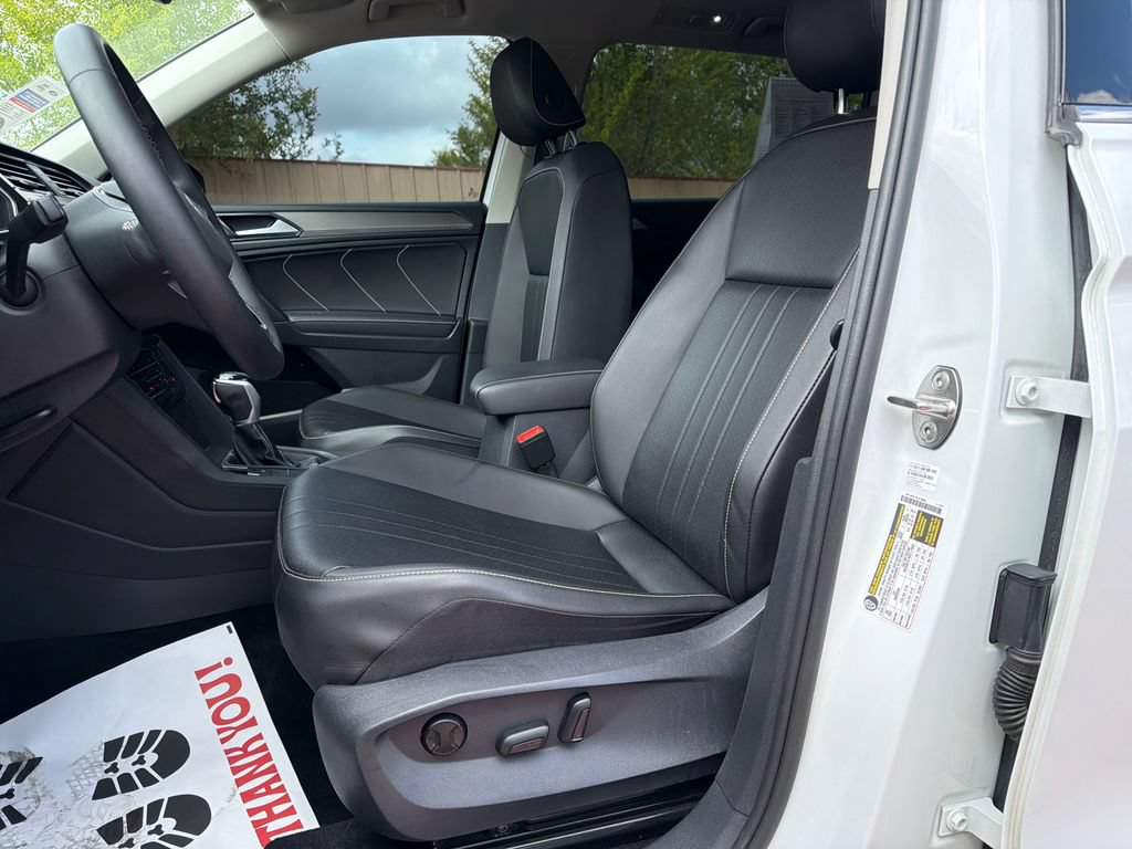 Used 2022 Volkswagen Tiguan SE AWD/4WD image 12