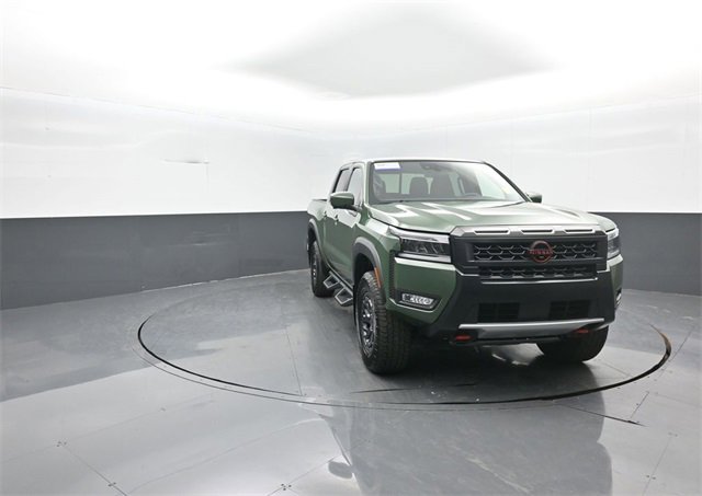 Used 2025 Nissan Frontier PRO-4X w/ Pro Convenience Package image 2