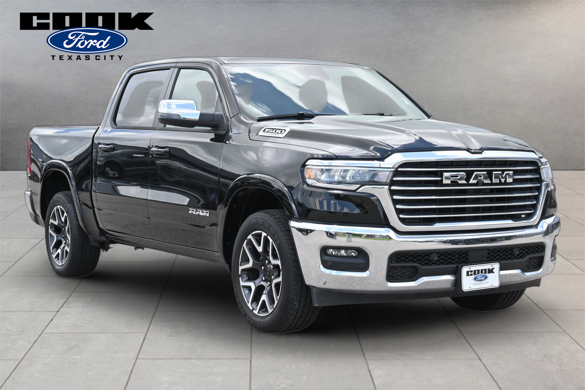 Used 2026 RAM 1500 Laramie AWD/4WD image 2