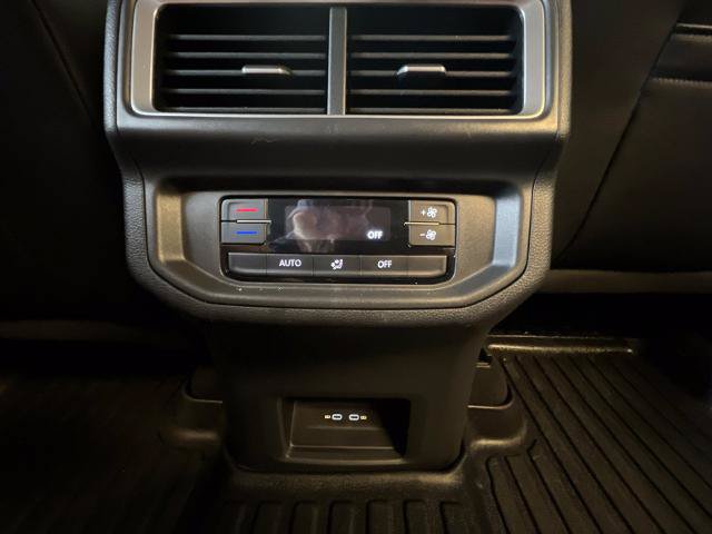 Used 2024 Volkswagen Atlas SE AWD/4WD image 33