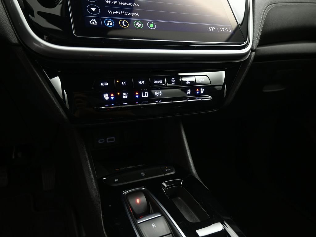 Used 2022 Chevrolet Bolt EUV LT w/ Convenience Package image 41