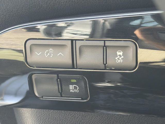 Used 2019 Toyota Prius L Eco w/ Carpet Mat Package image 16