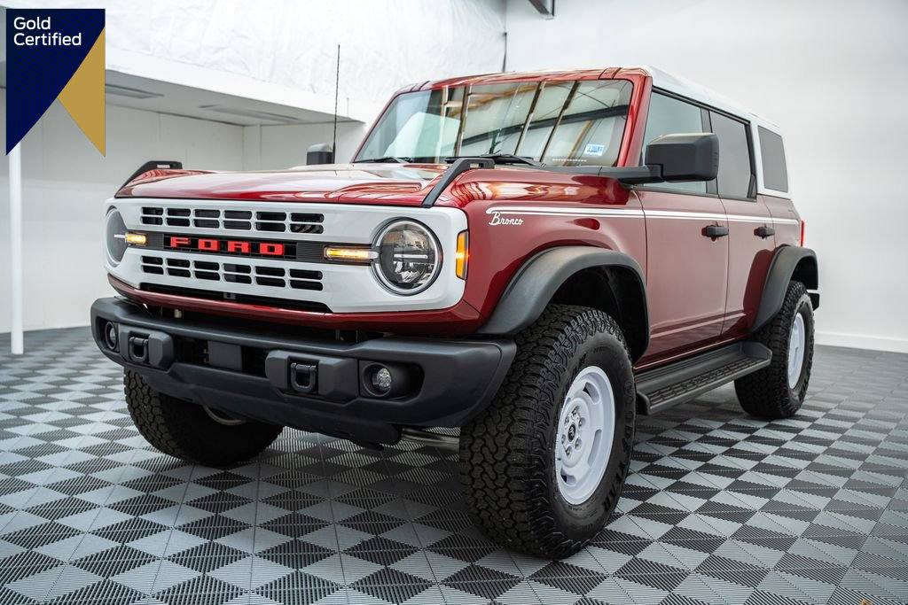 Certified 2025 Ford Bronco Heritage Edition AWD/4WD image 1