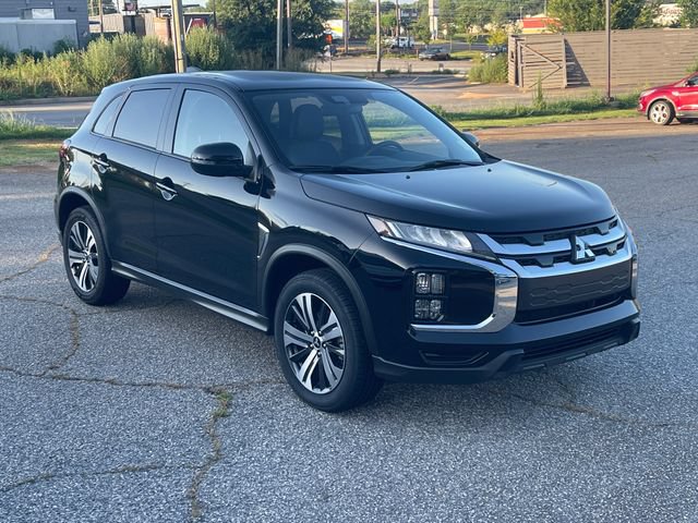Used 2024 Mitsubishi Outlander Sport SE AWD/4WD image 3