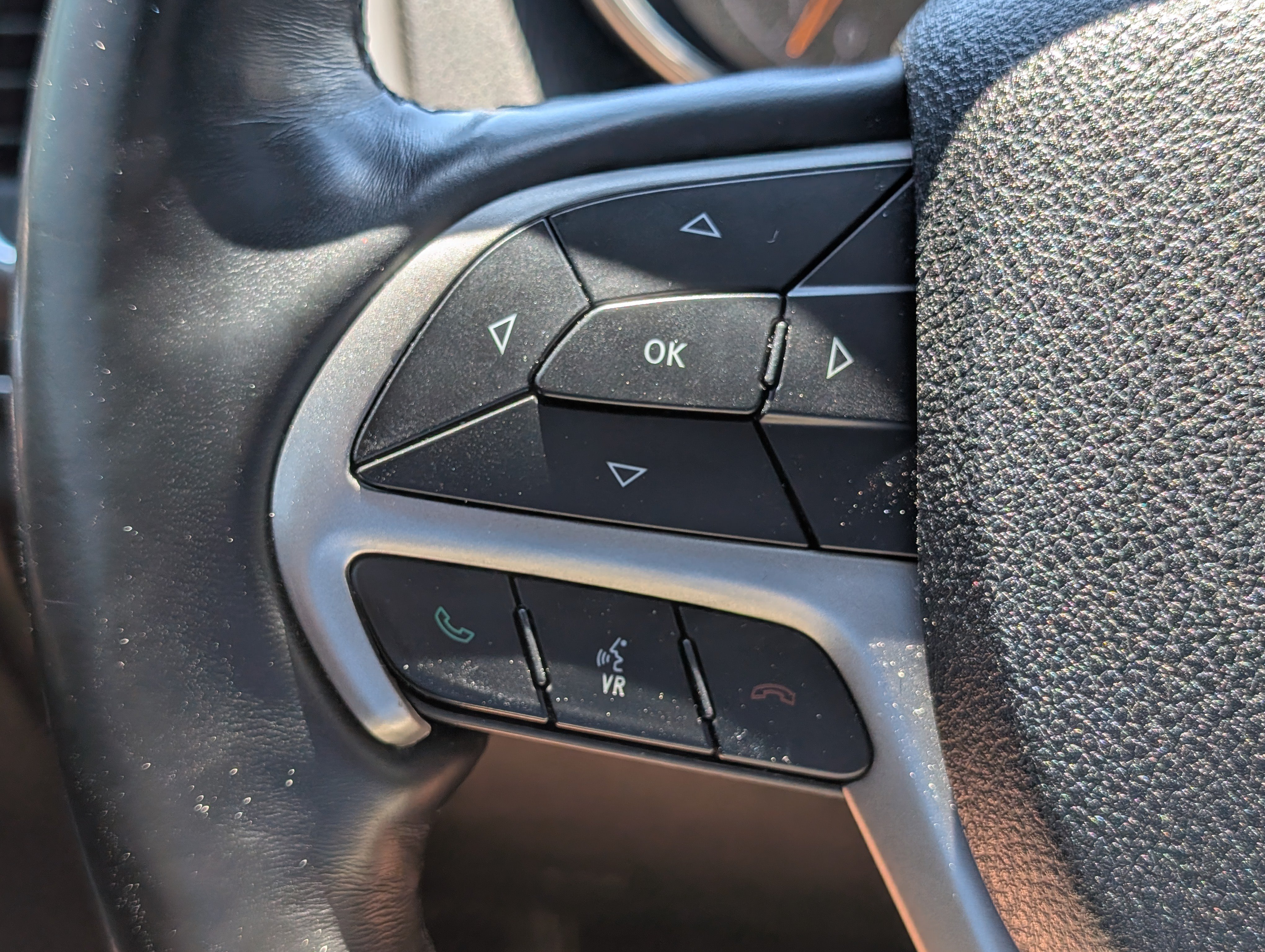 Used 2018 Jeep Grand Cherokee Limited AWD/4WD image 23