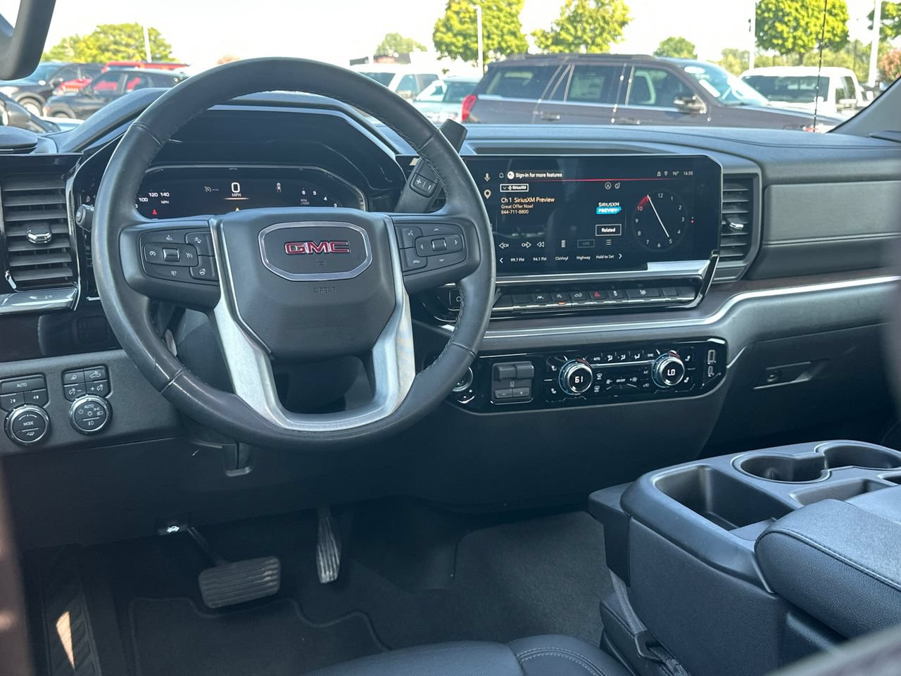 Used 2025 GMC Sierra 1500 SLT AWD/4WD image 24