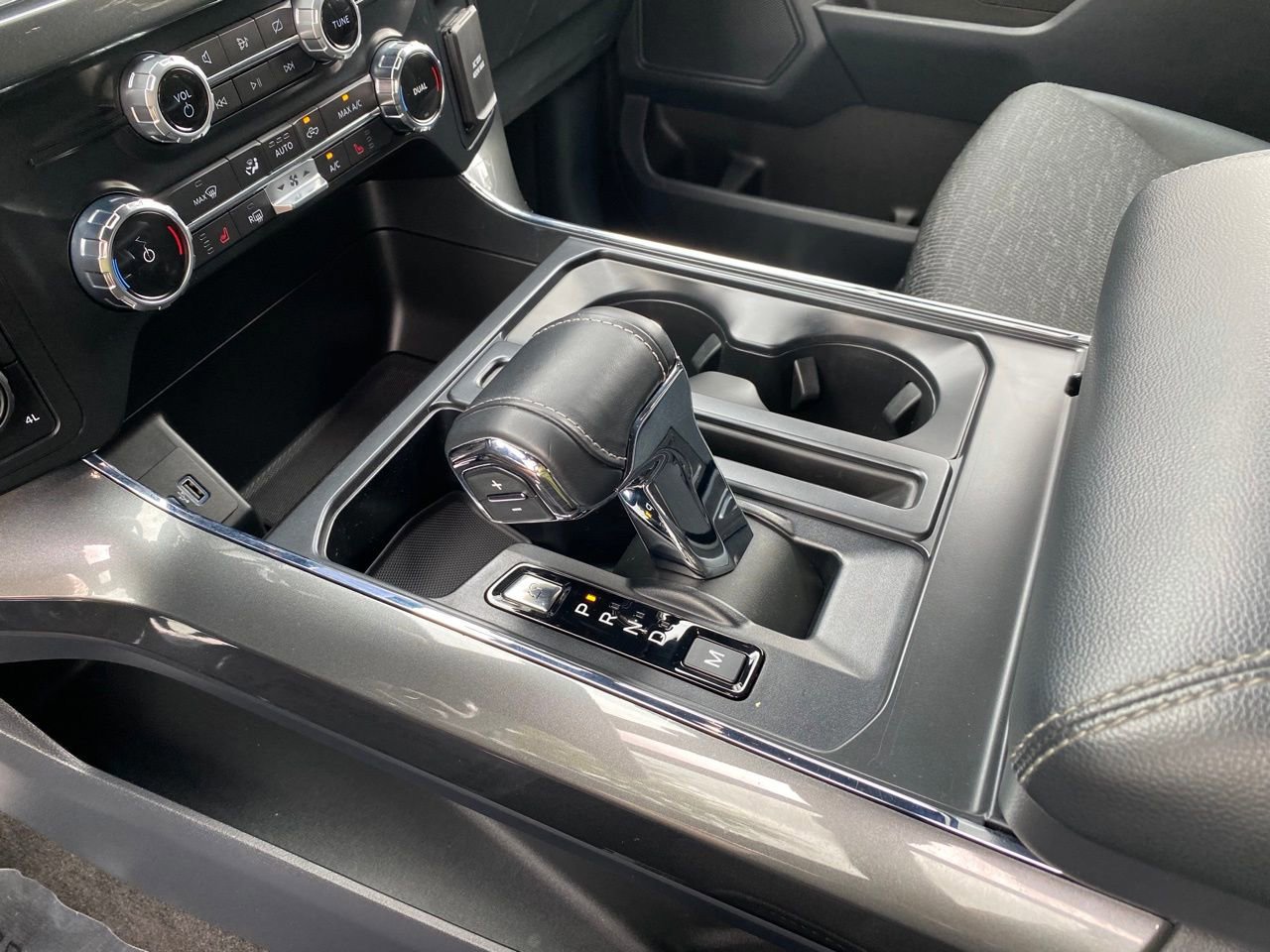 Certified 2022 Ford F150 XLT w/ Equipment Group 302A High image 31