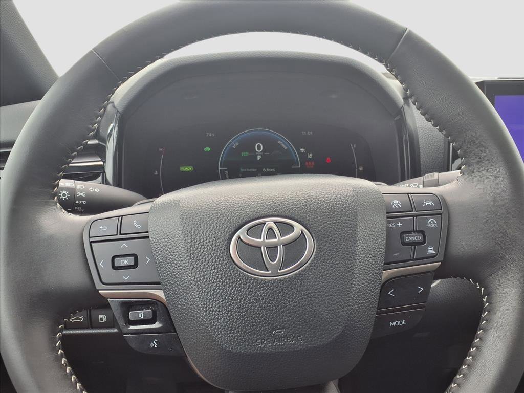 Used 2025 Toyota Camry Hybrid image 26