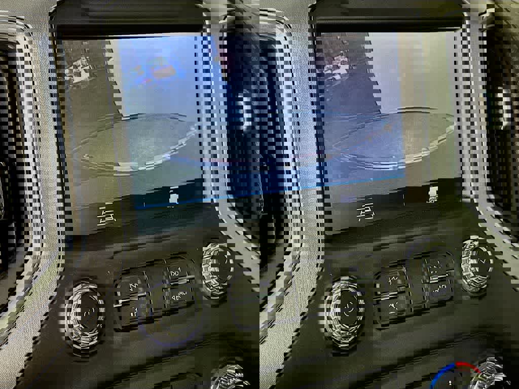 Used 2020 GMC Sierra 1500 Elevation image 28