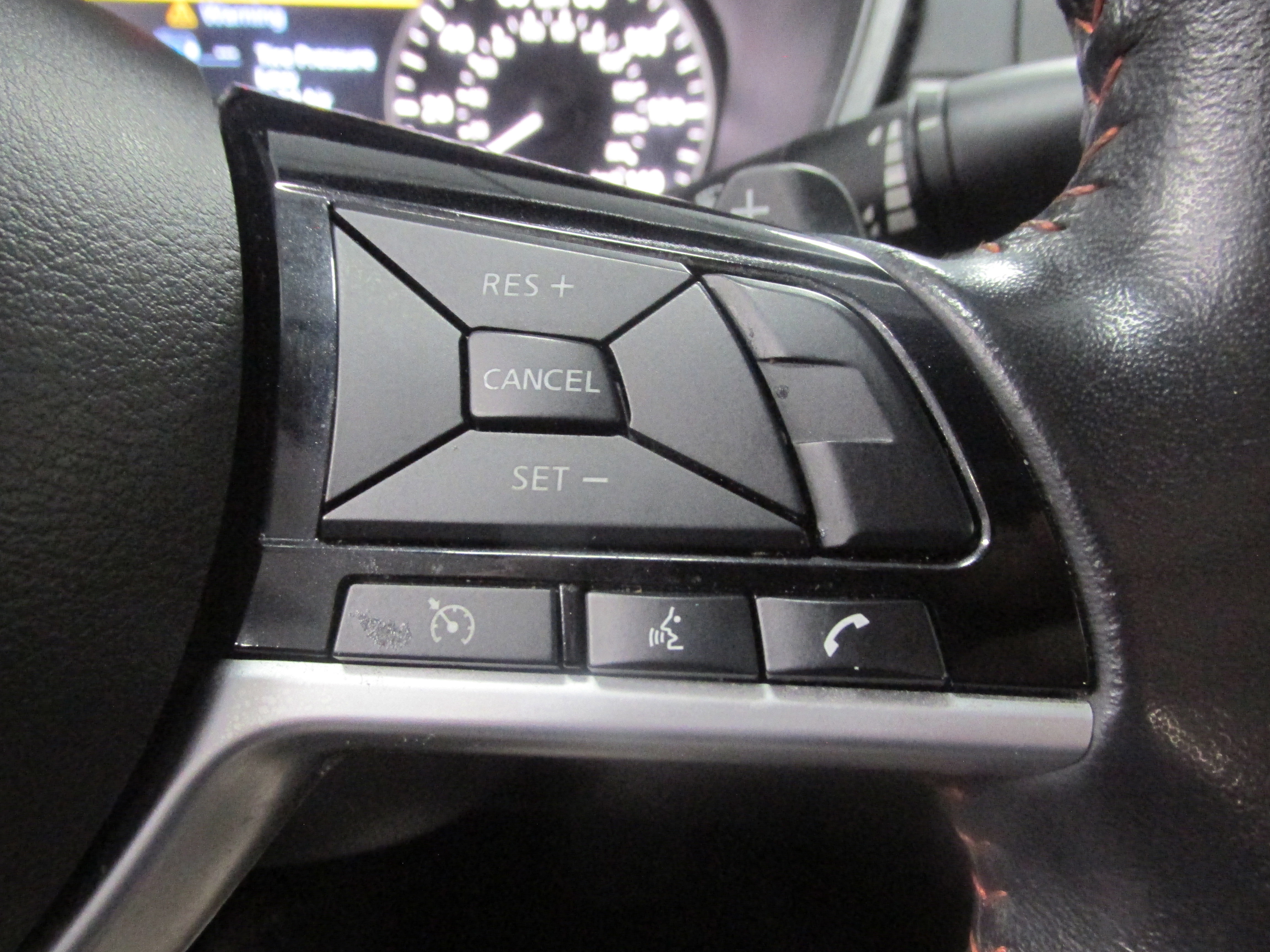Used 2024 Nissan Altima 2.5 SR FWD image 32