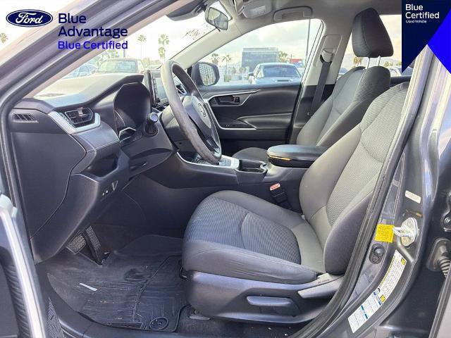 Used 2019 Toyota RAV4 LE w/ Carpet Mat Package AWD/4WD image 12