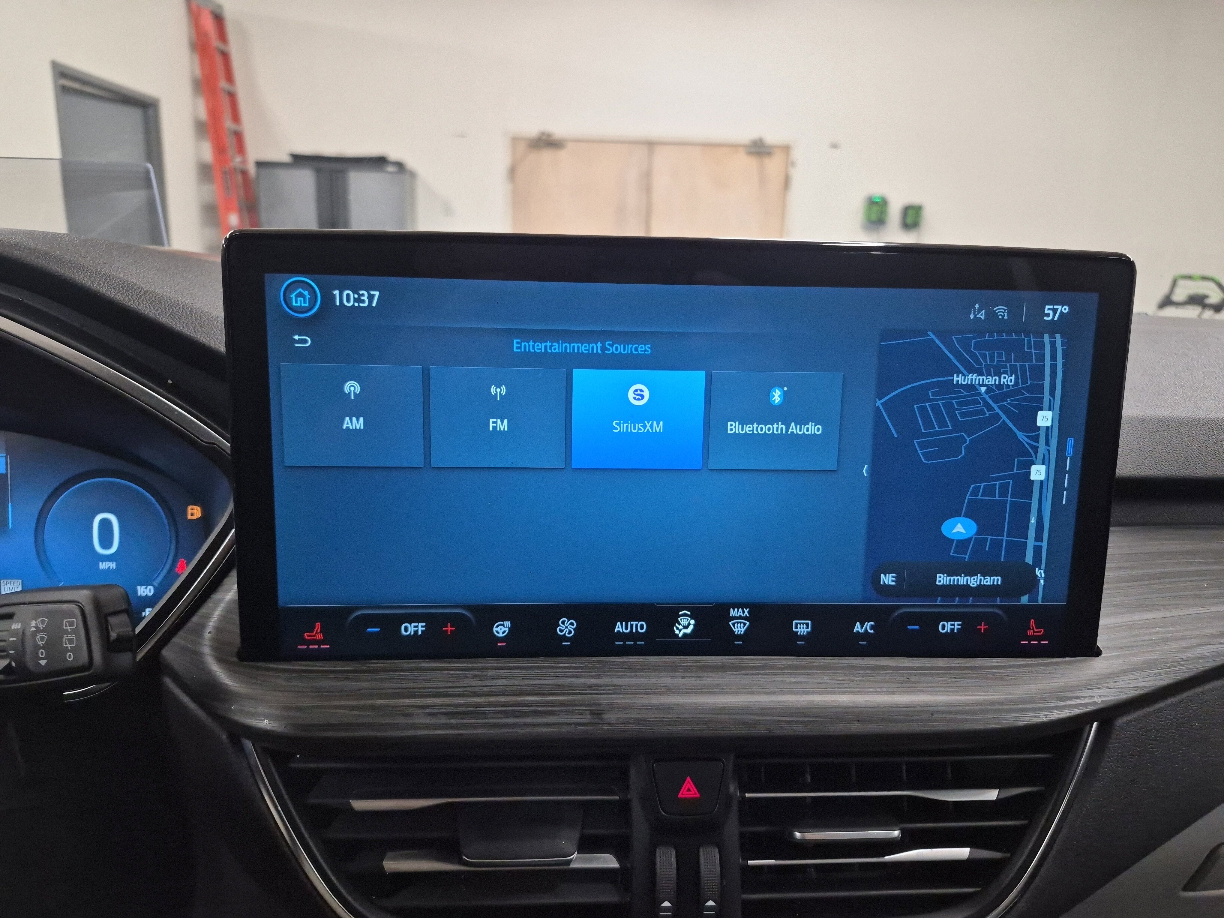 Certified 2025 Ford Escape SE w/ PHEV Premium Package image 35